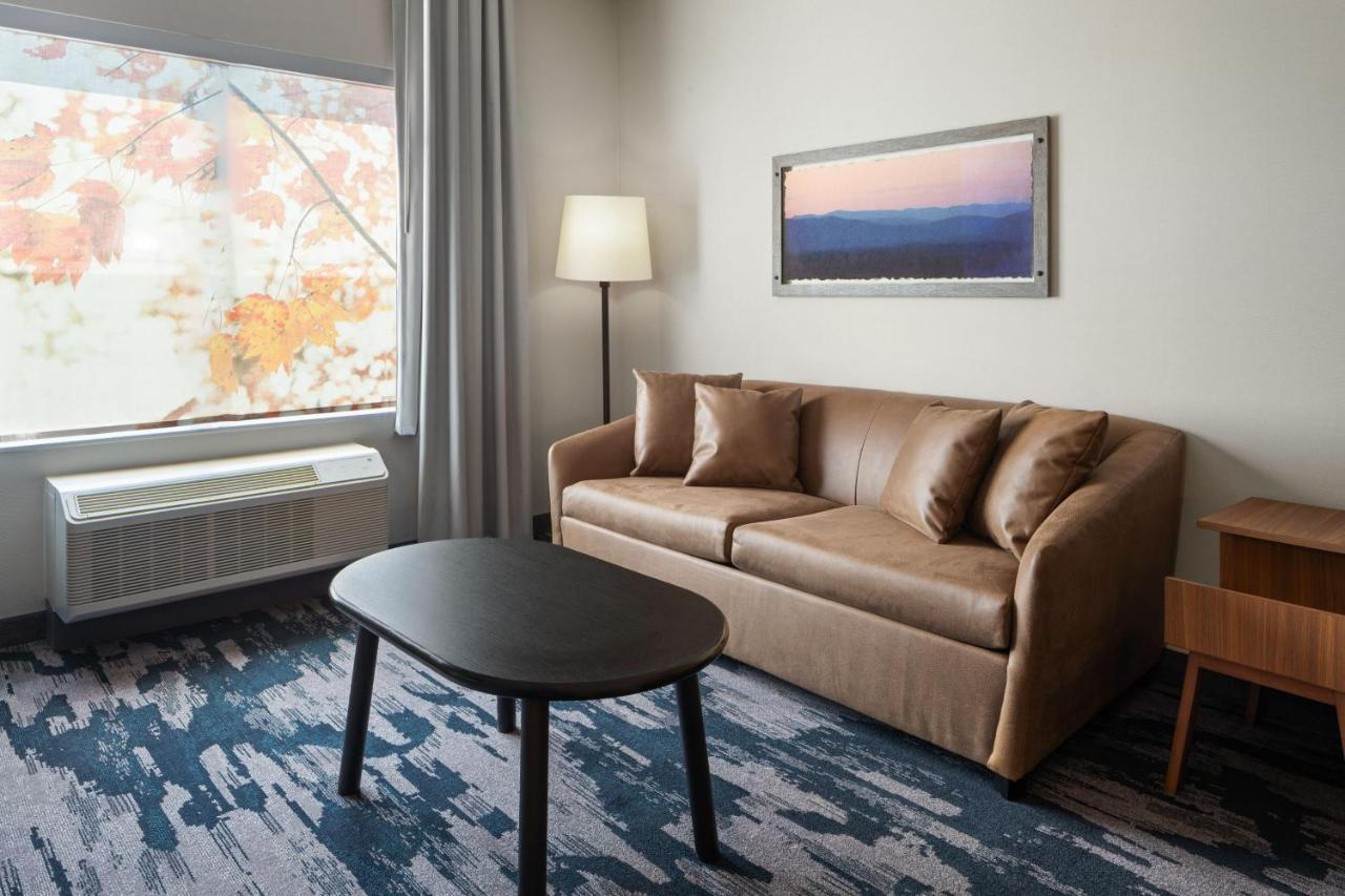 Fairfield By Marriott Inn & Suites Whitsett Greensboro East Ngoại thất bức ảnh